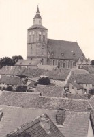 /album/strassen-und-platze/brandenburger-tor-blick-aus-dem-tor-zur-kirche-ca-1960-1-web-jpg/